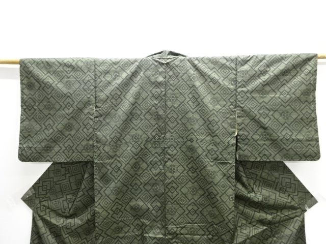  アンティーク　幾何学模様織り出し本場泥大島紬着物(5マルキ)